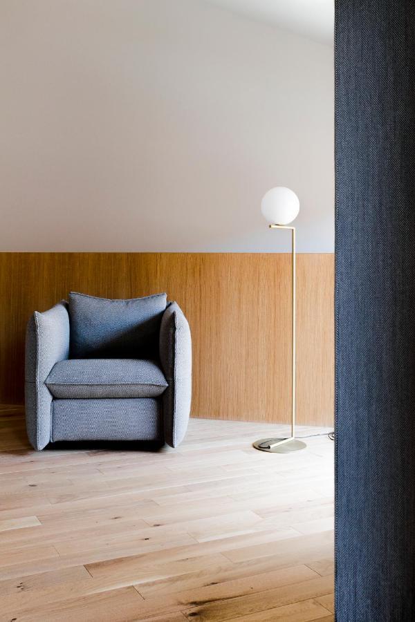 Kai 36 - Hotel Zwischen Fels Und Fluss Γκρατς Εξωτερικό φωτογραφία Floor lamp