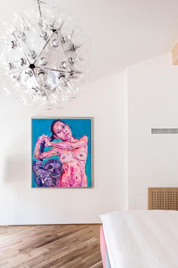 Kai 36 - Hotel Zwischen Fels Und Fluss Γκρατς Εξωτερικό φωτογραφία Painting by Yana Borisova