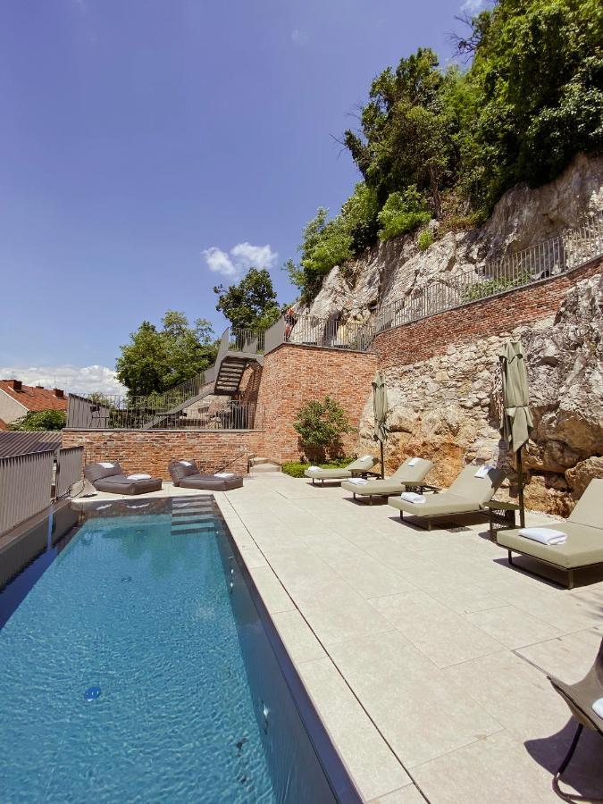 Kai 36 - Hotel Zwischen Fels Und Fluss Γκρατς Εξωτερικό φωτογραφία The swimming pool at the hotel