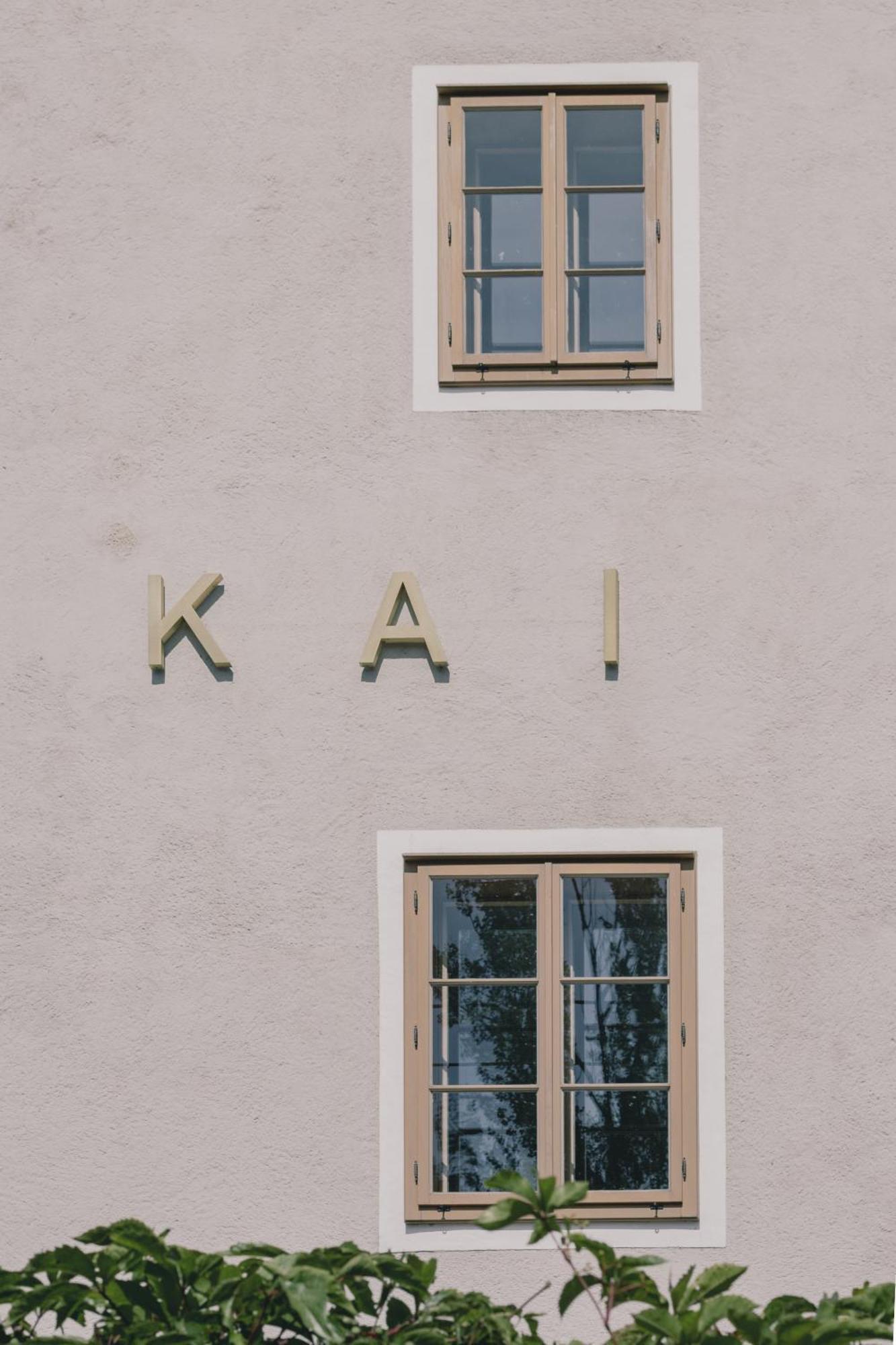 Kai 36 - Hotel Zwischen Fels Und Fluss Γκρατς Εξωτερικό φωτογραφία The name of the house on the wall