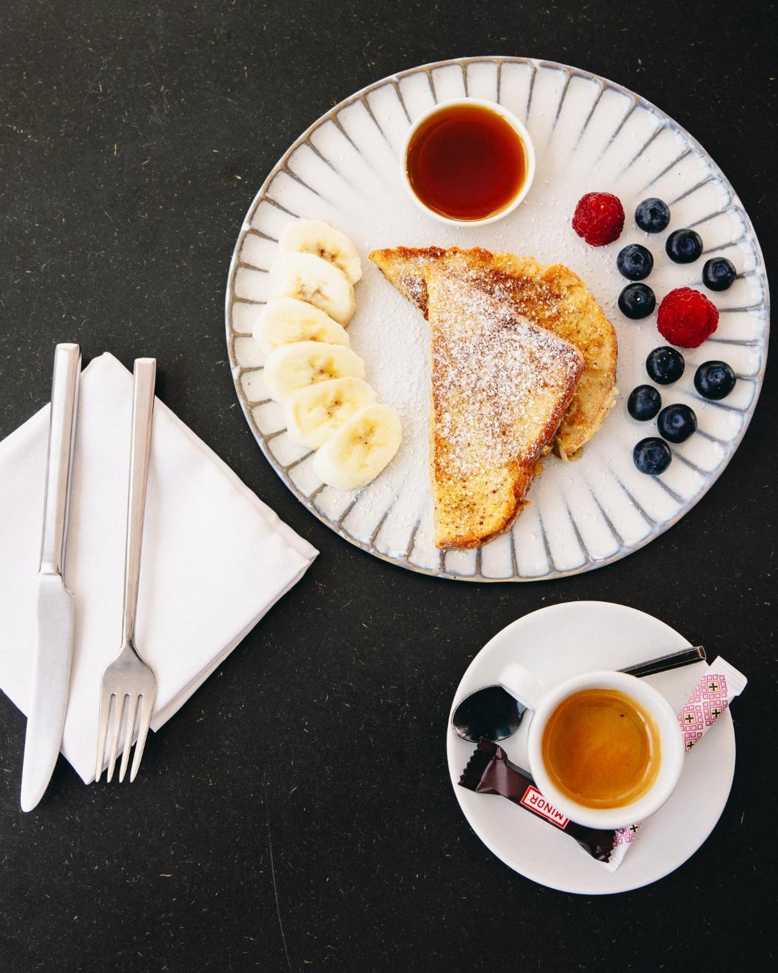 Kai 36 - Hotel Zwischen Fels Und Fluss Γκρατς Εξωτερικό φωτογραφία French toast with fruit and tea